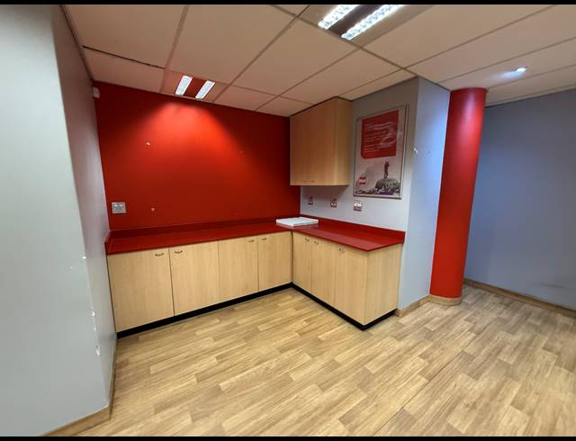 688M² OFFICE TO LET IN PARKTOWN